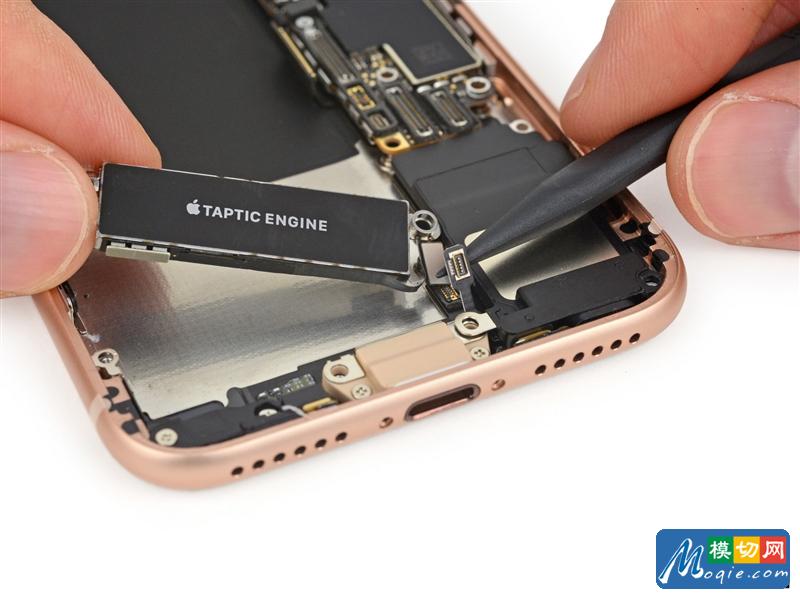 iPhone 8完全拆解：罕见2GB内存造就奇迹！